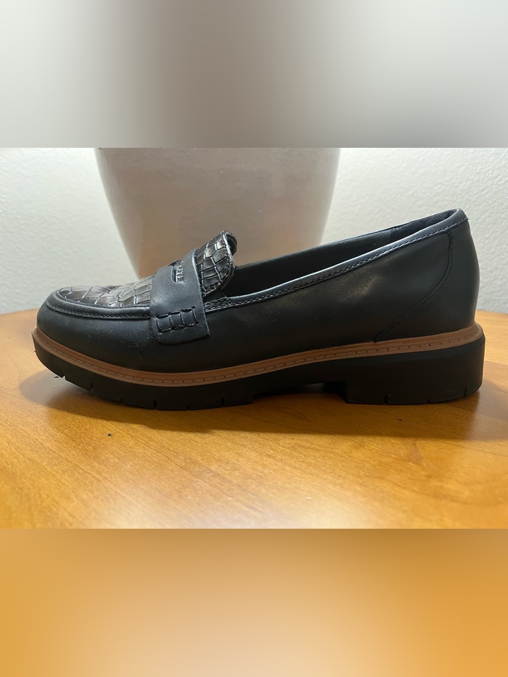 Clarks Westlynn Ayla Black Leather Croc Penny Loafers Lug Sole • 9W • EUC - Picture 3 of 11